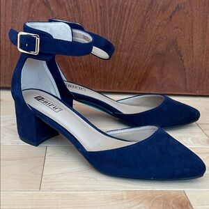 Idifu navy suede heels